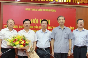 Triển khai quyết định của Ban Bí thư về công tác cán bộ 