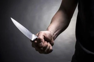 Nhắc lại thù hận xưa trên bàn nhậu, thanh niên bị chém gục