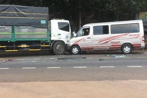Đồng Nai: 3 ô tô tông liên hoàn, nhiều người trọng thương