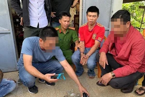 Bán ma túy, giấu lựu đạn trong nhà