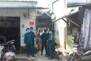 Thi thể 1 thanh niên phân hủy mạnh trong nhà trọ ở Bình Dương