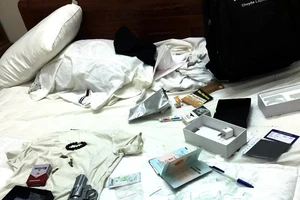 Hàng chục nam nữ mở "tiệc ma túy" trong homestay có súng, đạn