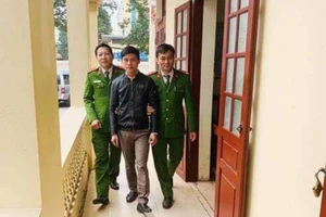 Xưng phóng viên, bắt doanh nghiệp chi 50 triệu