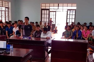 2 thanh niên đánh 6 công an để... giải cứu bạn