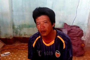 Lỡ tay đánh chết con gái vì thấy tiền trong cặp sách