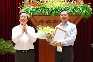 Tỉnh Hòa Bình có tân Phó Bí thư