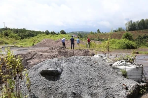 Phạt 1,5 triệu đồng công ty đổ thải từ Nhà máy alumin Nhân Cơ