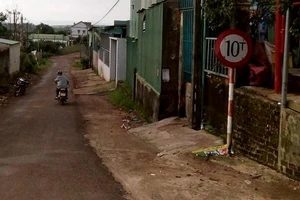 Đâm trọng thương chủ quán sau khi đưa tiền rách mua xăng