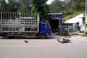 Xe máy đối đầu xe tải, 2 chị em ruột tử vong tại chỗ