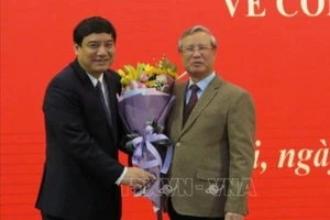 Công bố quyết định của Bộ Chính trị về công tác cán bộ