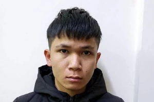 Mượn áo không trả, thanh niên bị bạn đâm thấu phổi