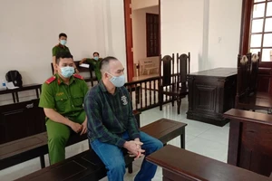 Bị cáo 'số đỏ' lãnh án