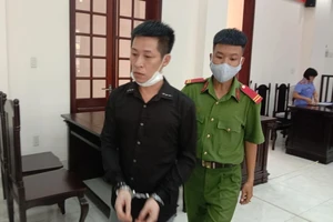 Định can nhưng bị đánh, chủ cho vay nổ súng