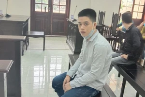 Mượn xe đi vay tiền rồi lấy luôn