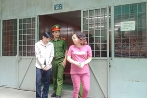 Cặp đôi 'rổ rá cạp lại' cùng hầu tòa vì ma túy