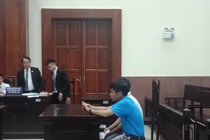 Chị gái kéo 2 em cùng vào tù