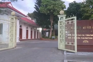 Chủ tịch UBND TP Điện Biên Phủ thua kiện người dân