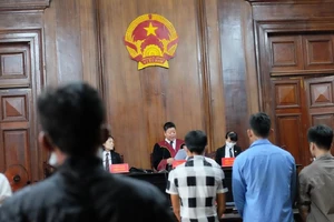 3 người đánh 1 người sau câu nói 'kêu xe cấp cứu tới chở về'