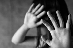  Hoãn xử vụ ông 73 tuổi làm bé gái 15 tuổi mang thai