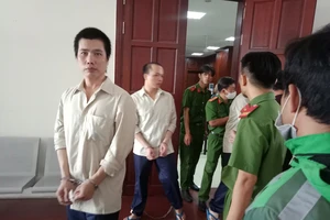 Chém người vì bị nhắc nhở để xe vướng lối đi