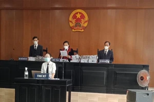 Dự án Mũi Đèn Đỏ: Bị đơn đề nghị đổi chủ tọa, tòa tạm ngừng phiên xử