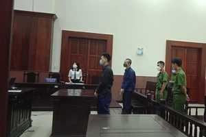 Trưởng phòng kinh doanh cuỗm 10.000 USD của giám đốc