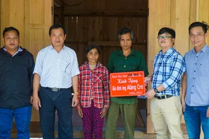 Bạn đọc Pháp Luật TP.HCM giúp 'trưởng thôn gỡ rối' có nhà mới