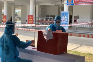 Cử tri 'đặc biệt' tại khu cách ly F1 ở Đà Nẵng