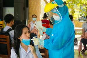 Đà Nẵng: Hơn 13.000 học sinh thi vào lớp 10 được xét nghiệm COVID-19