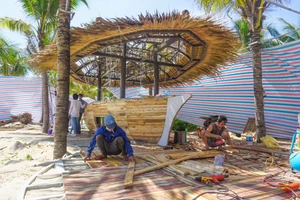 Người Đà Nẵng tất bật dọn dẹp chờ du khách, khách sạn giảm 50% giá