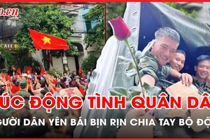 Người dân Yên Bái bịn rịn chia tay bộ đội giúp bà con khắc phục hậu quả bão số 3