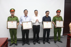 Chi gần 2 triệu mua lọ nước hoa: Tưởng rẻ, hóa ra... giả