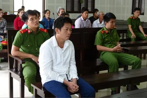 Tranh giành mối làm ăn, 1 thuyền viên tử vong