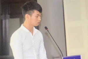 Sĩ quan công an 'dỏm' lừa chạy việc, mua bán ô tô thanh lý 