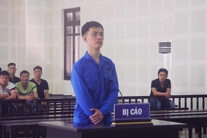 9X lãnh án chung thân vì cầm giúp bạn túi xách có hàng cấm