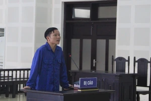 Đâm hàng xóm trọng thương vì nghi tiếp tay cho vợ ngoại tình