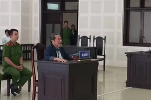 Cụ ông 83 tuổi lãnh án vì giả thông báo của lãnh đạo Đà Nẵng