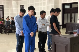 Thua độ bóng đá, cựu công an trộm tiền đồng nghiệp