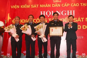 Viện cấp cao tại Đà Nẵng đón huân chương Lao động hạng Nhất