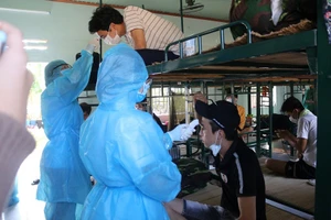 10 nhân viên y tế BV Đà Nẵng âm tính với COVID-19