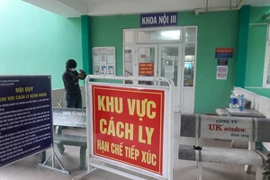 Chồng và con ruột của bệnh nhân thứ 35 âm tính với COVID-19