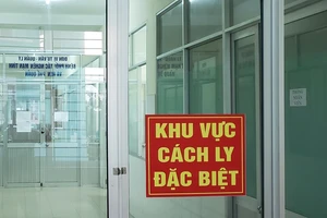 62 người bay cùng bệnh nhân 122 có kết quả xét nghiệm âm tính