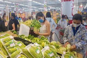 Đà Nẵng: Siêu thị công bố hotline để người dân mua sắm từ xa