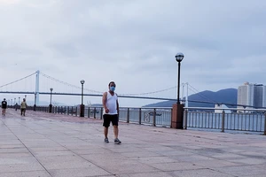 Đà Nẵng hướng dẫn dân tập thể dục tại nhà chống dịch COVID-19