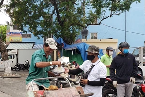  'Cơm ngon lắm, hôm qua tôi nhận một hộp rồi'