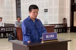 Cứu cô gái bán dâm, 1 bà cụ bị đâm nguy kịch