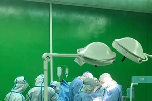 Đà Nẵng: Mổ bắt con cho 1 sản phụ mắc COVID-19 