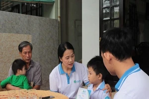 Hơn 7 tỉ đồng tiếp sức HS miền Trung đến trường sau bão lũ