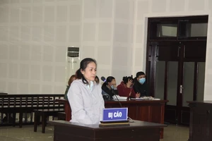 Giả tặng vàng cho khách mua dầu ăn, chiếm đoạt hàng tỉ đồng