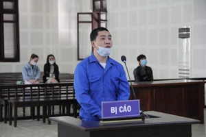 Bị chém từ việc rủ chơi bầu cua không được